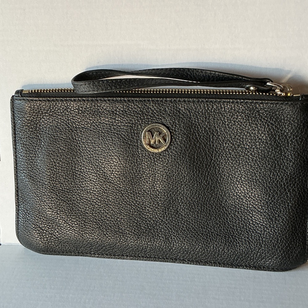 ⭐ Michael Kors Jet Set Black Pebbled Leather Wristlet Large Zip Clutch